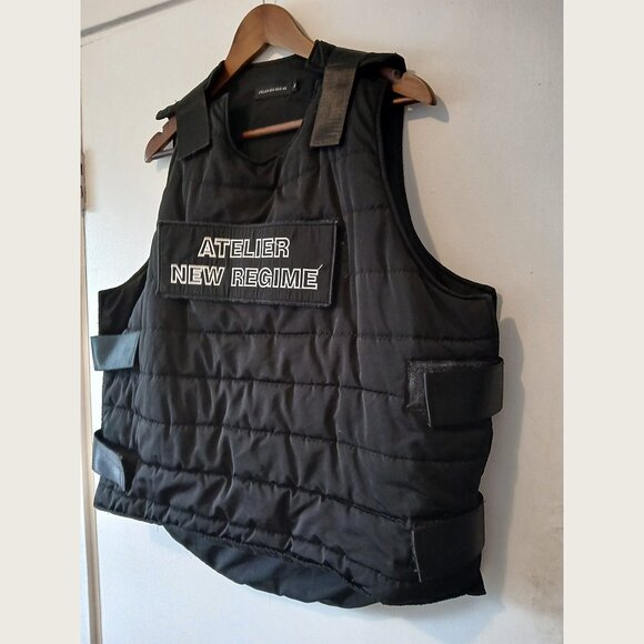 ATELIER NEW REGIME - Technical Velcro strap vest - Sz L - Picture 2 of 8
